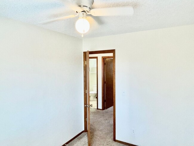 Building Photo - Fantastic Multi-Level Single Family Home i...