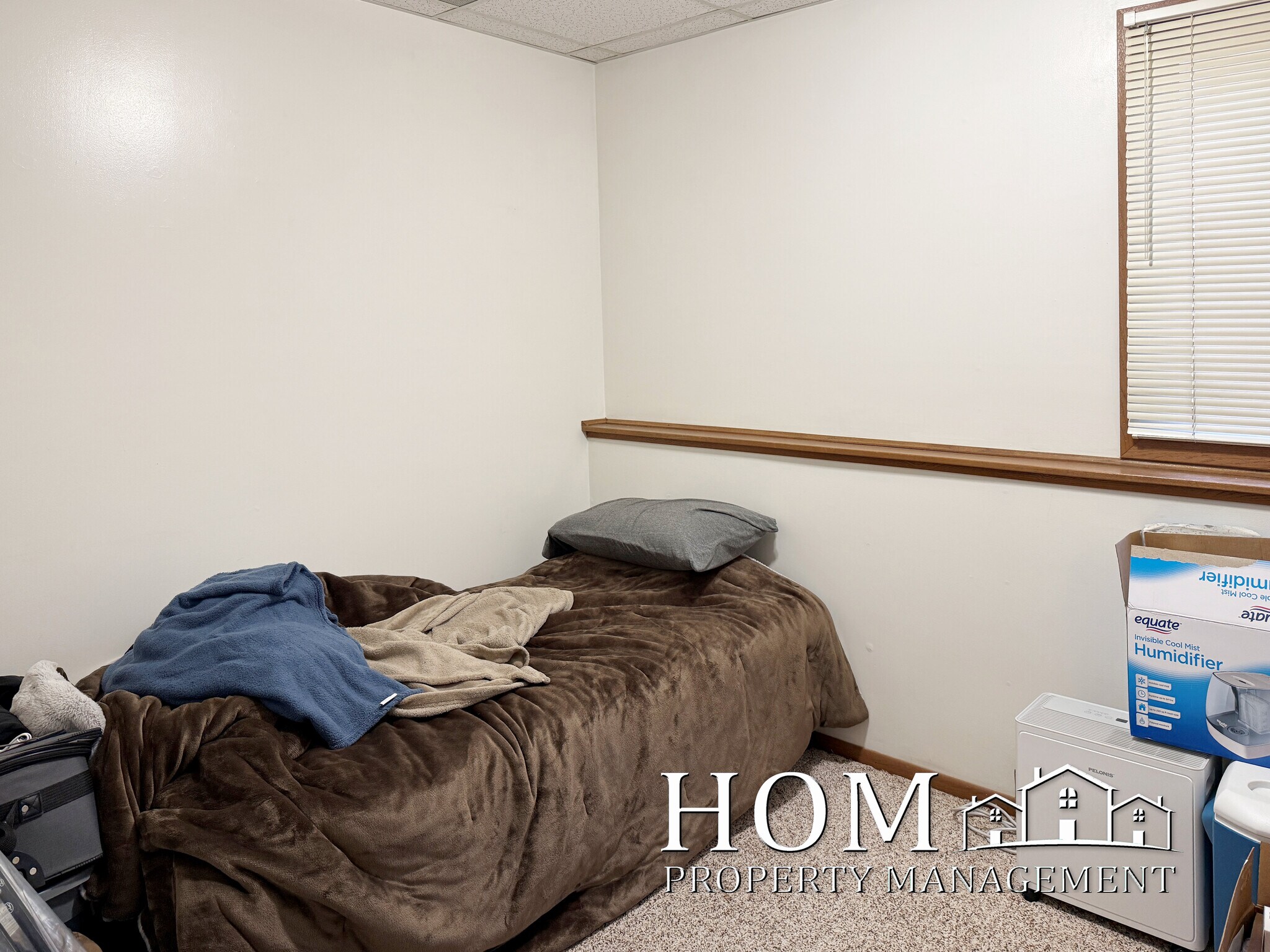 Building Photo - 1701 Pleasant View Dr