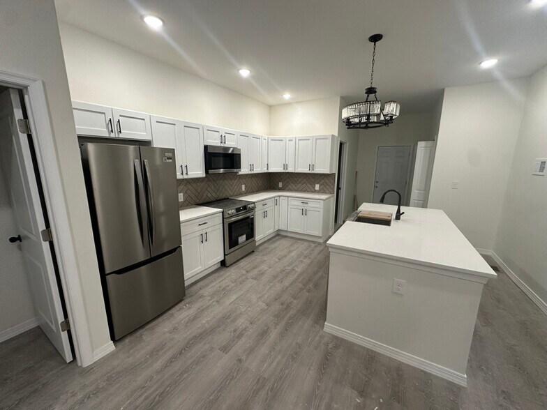 Building Photo - 1326 N Frazier St