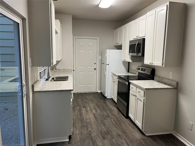 Building Photo - 1206 Wooded Trail