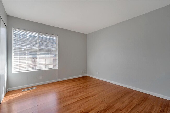 Building Photo - 30079 Vanderbilt St