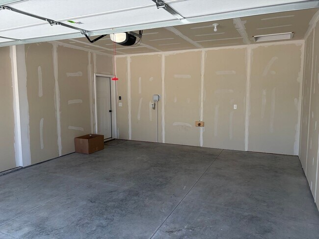 Building Photo - 14805 Willow St