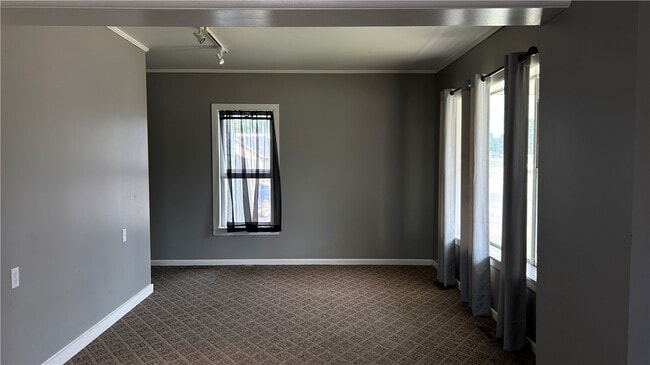 Building Photo - 477 W Tulsa St