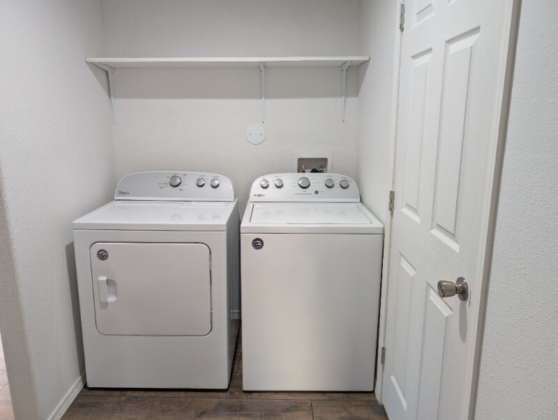 Building Photo - 164 Willow Rd NW