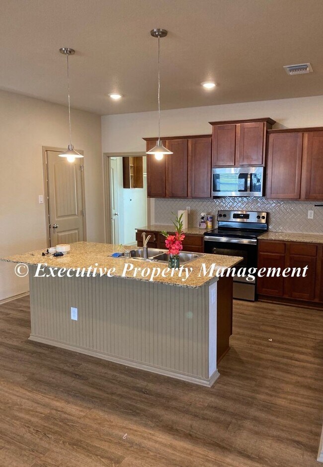 Building Photo - 1781 Dryden Ave