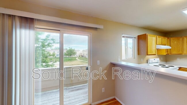 Building Photo - 4960 Universal Heights