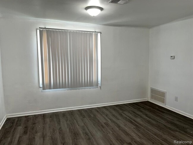 Building Photo - 15863 Kentucky St