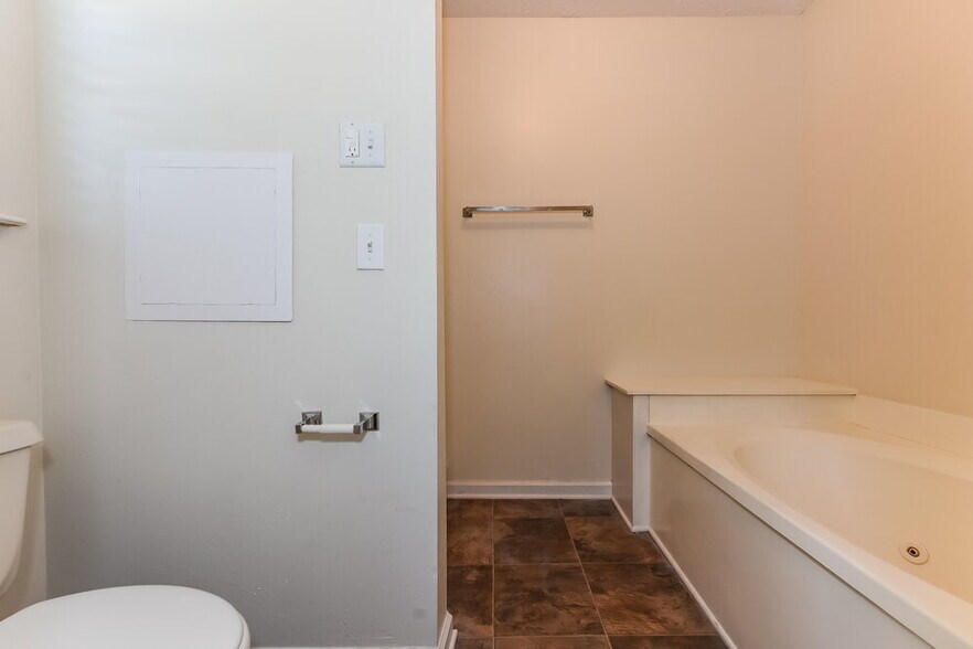 Building Photo - 104 Carolina Ct