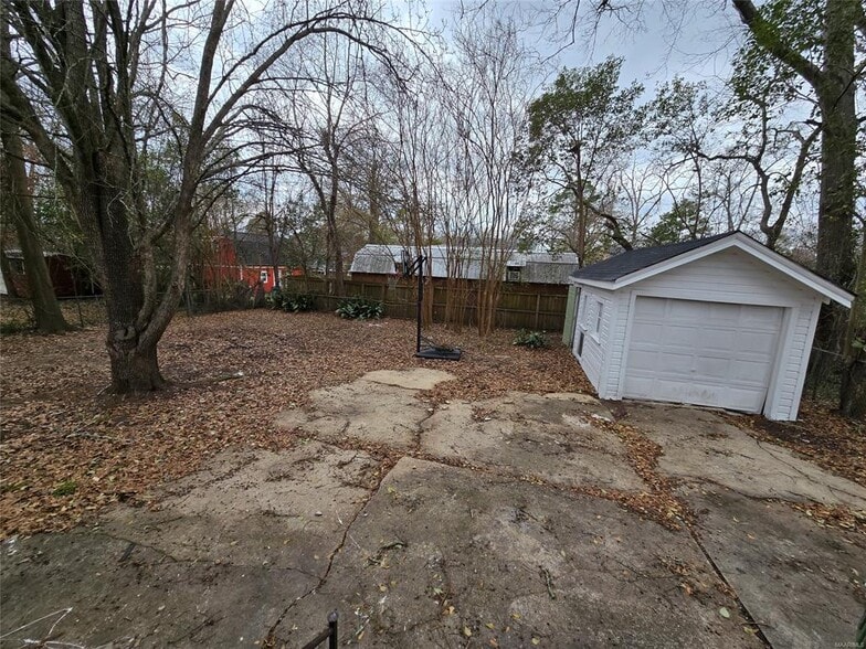 Building Photo - 2036 Gorgas St