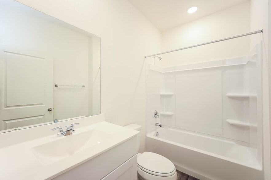 Building Photo - 5539 Bluebell Mdw