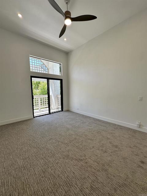 Building Photo - 542 Via De La Valle