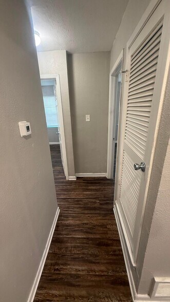 Building Photo - 2520 Normont Cir