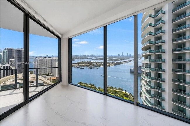 Building Photo - 1000 Biscayne Blvd