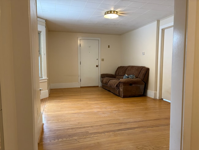 Building Photo - 501 S Cayuga St