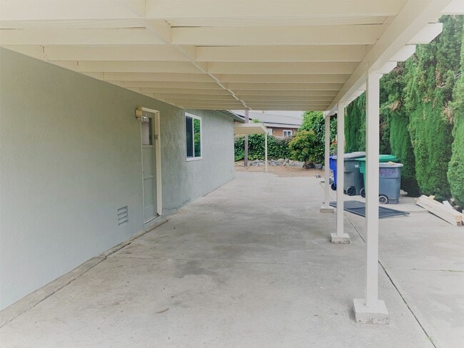 Building Photo - Available  Now…Fantastic 4 bed/2 bath home...