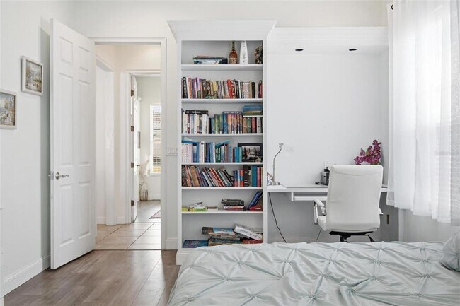 Building Photo - 118 Whispering Pine Dr