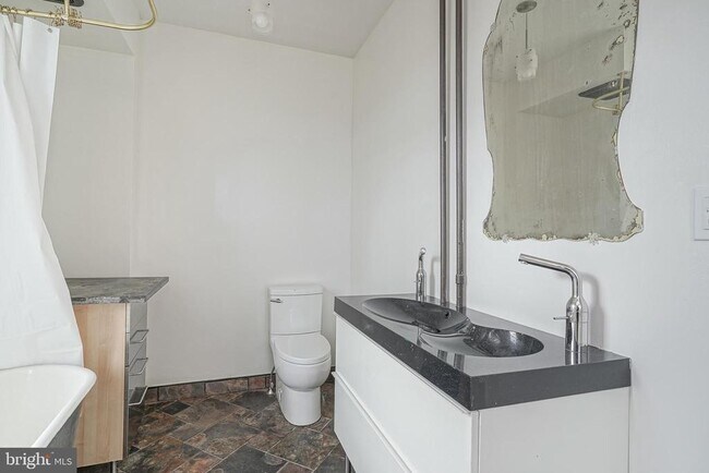Building Photo - 1525 N 27th St
