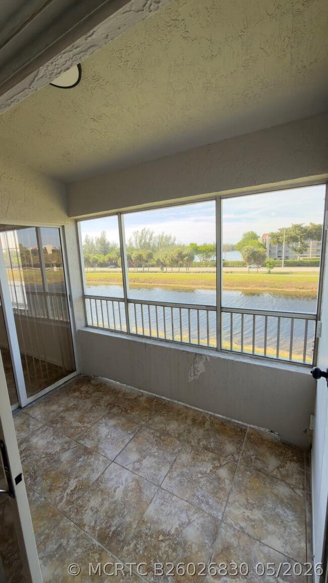 Building Photo - 2851 N Oakland Forest Dr