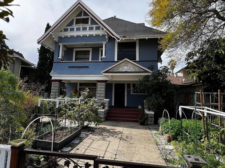 Building Photo - 847 Linden Ave