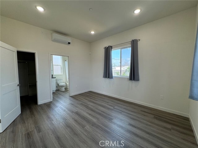 Building Photo - 209 N Serrano Ave