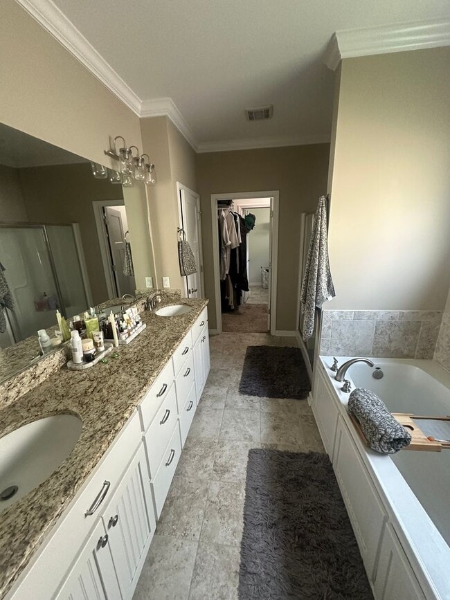 Building Photo - Beautiful 3 BR 2.5 Bath home with bonus room