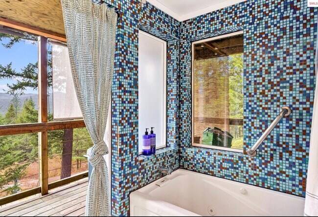 Building Photo - 275 Kelley Creek Rd