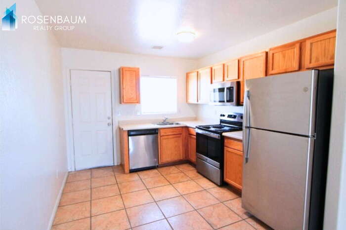 Building Photo - 9975 W Lynx Dr