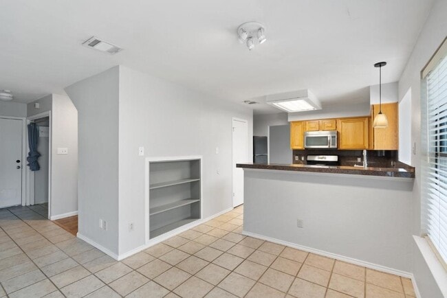 Building Photo - 8718 Coastal Dr
