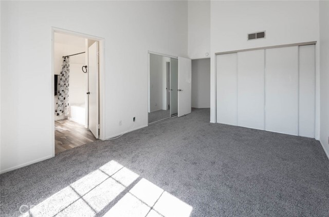 Building Photo - 549 W 220th St