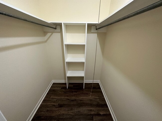 Building Photo - COMING SOON--Spacious 3 Bedroom 2 Bath Hom...