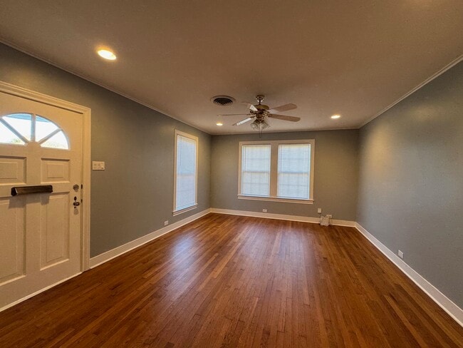 Building Photo - 1114 10th St