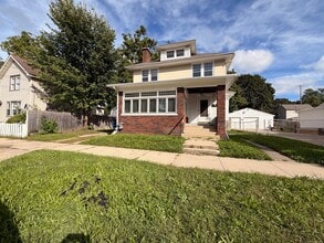 Building Photo - 1047 Sibley St NW