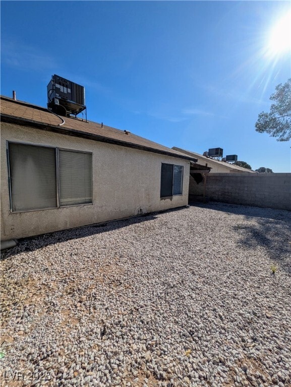 Building Photo - 7049 Sylvan Oak Dr