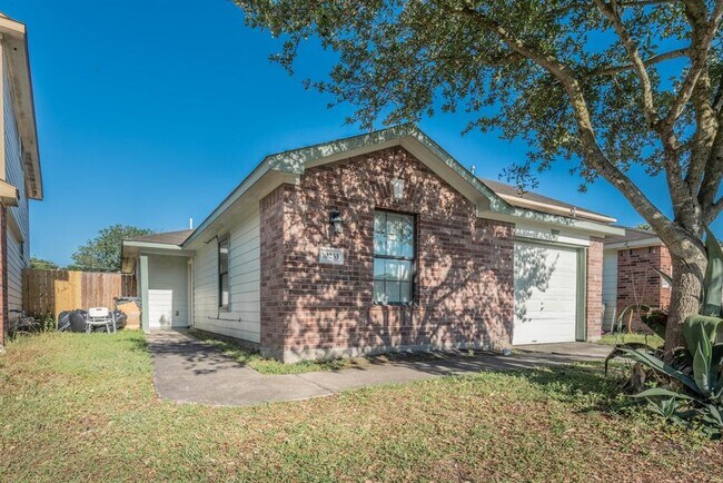 Primary Photo - 10233 Azalea Village Dr