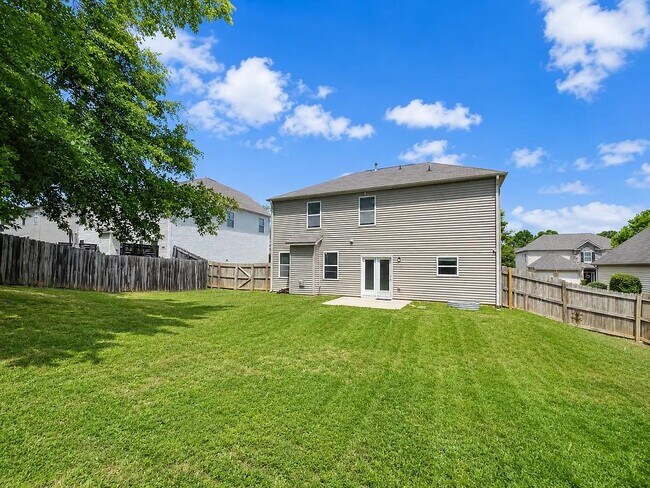 Building Photo - 11 Phaeton Ave