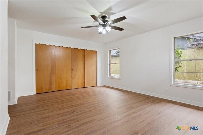 Building Photo - 2305 N 15th St