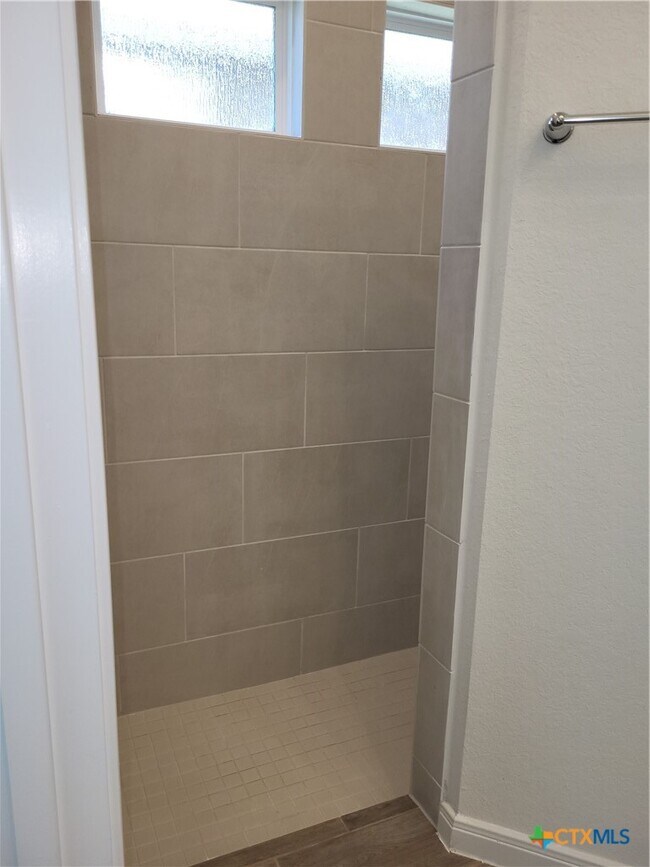 Building Photo - 1233 Fox Wing Wy