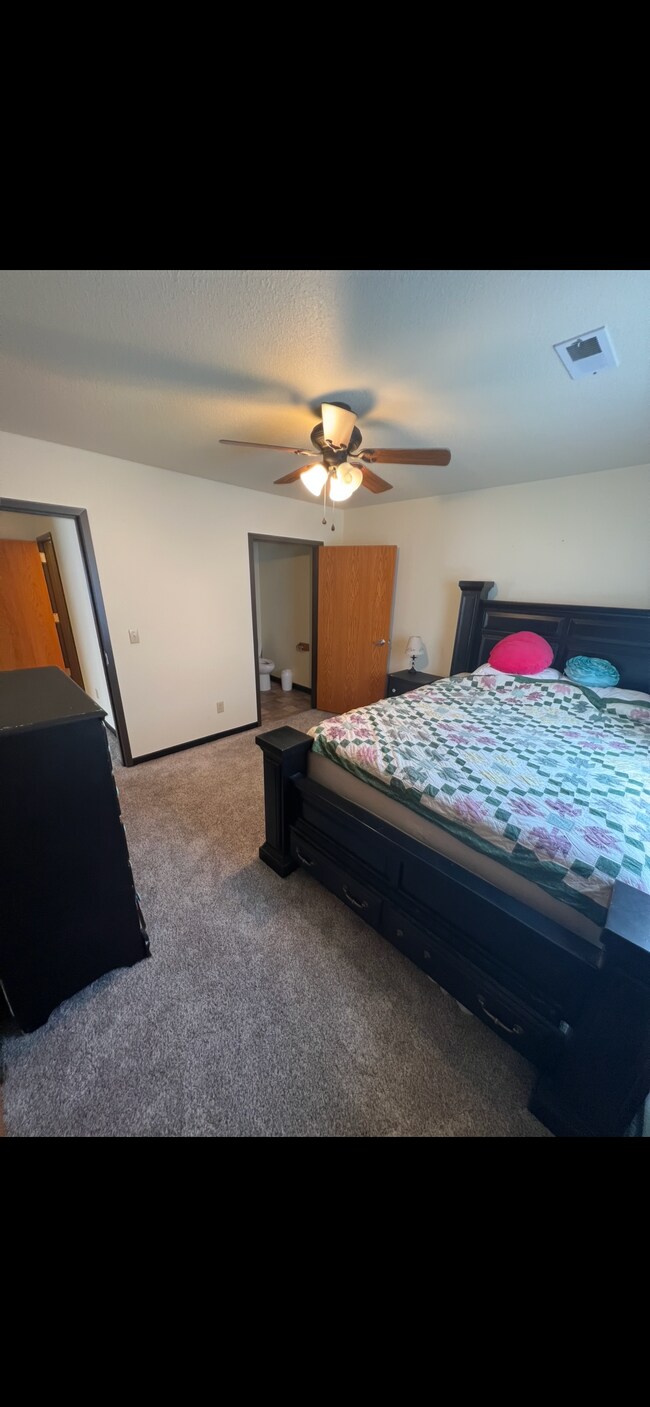 Master Bedroom - 604 NE Douglas St