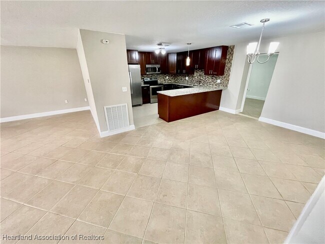 Building Photo - 1409 Palm Way