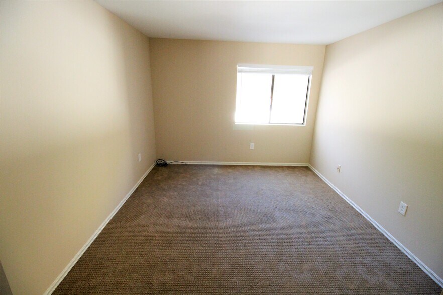 Building Photo - 6780 Friars Rd