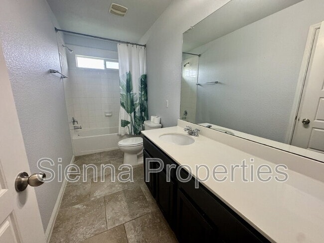 Building Photo - 372 Kingfisher Ln