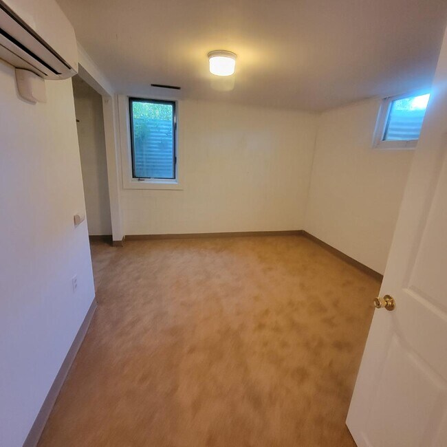 Building Photo - 421 Prentis Ave