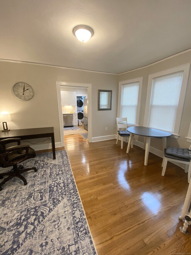 Building Photo - 186 S Highland St