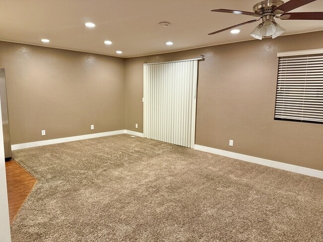 Building Photo - 7426 S 700 E