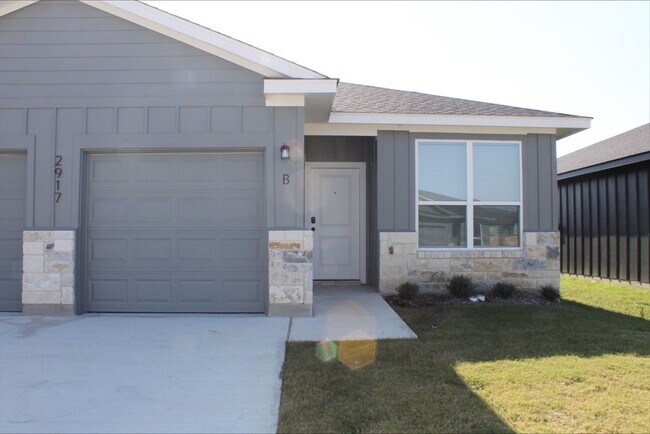 Primary Photo - 2917 Quail Rdg Ln