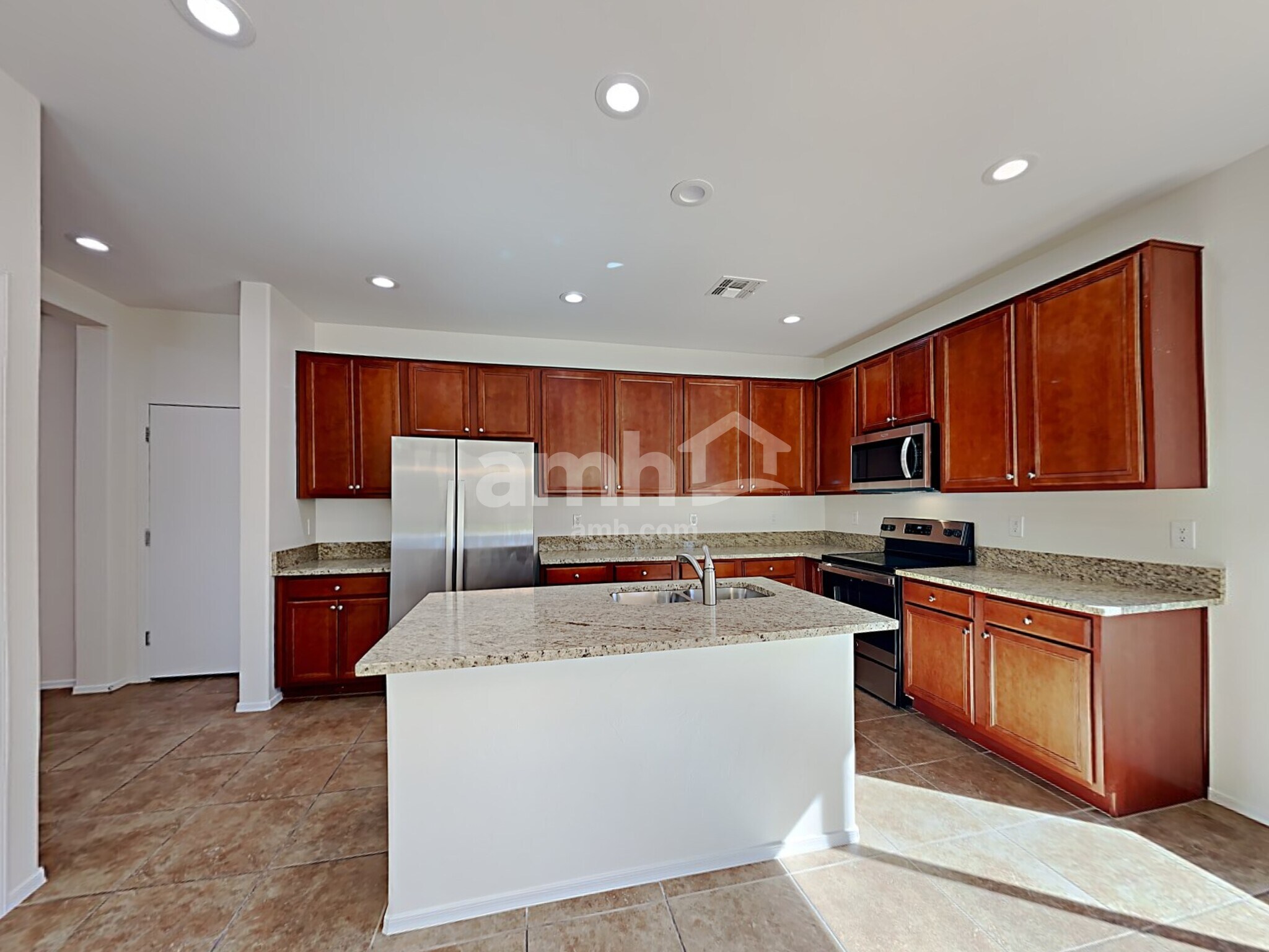 Building Photo - 568 W Camino Parrilla