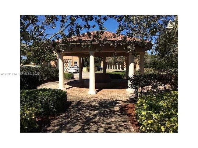 Building Photo - 950 SW 147th Ave