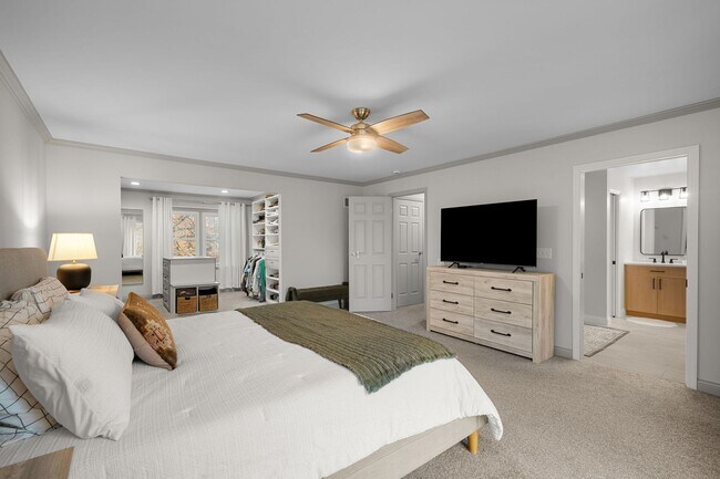 Building Photo - 12122 Royal Valley Dr