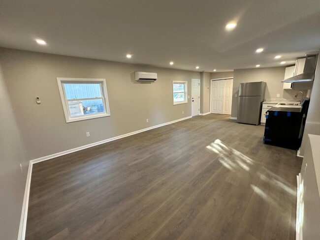 Building Photo - 950 US-9