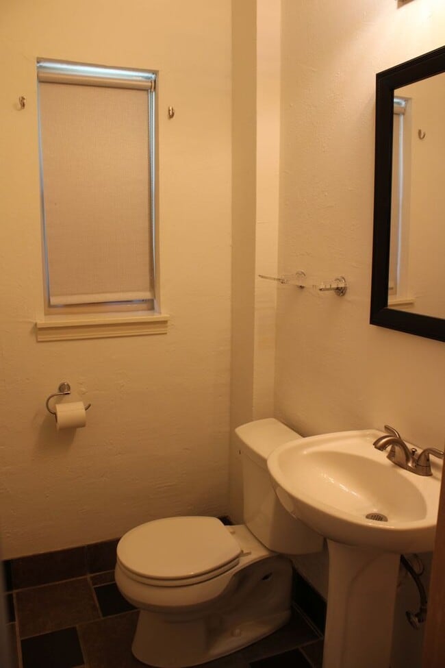 Building Photo - 140 Arvin Dr